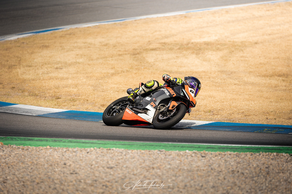 Ducati Trackday Hockenheimring 2026 | Entdecken Sie die faszinierende Welt von Alexander Tschuncky Arts: Kreative Fotografie, atemberaubende Automobilkunst und hochwertiger Bilderdruck. Lassen Sie sich inspirieren! - Realisiert mit Pictrs.com