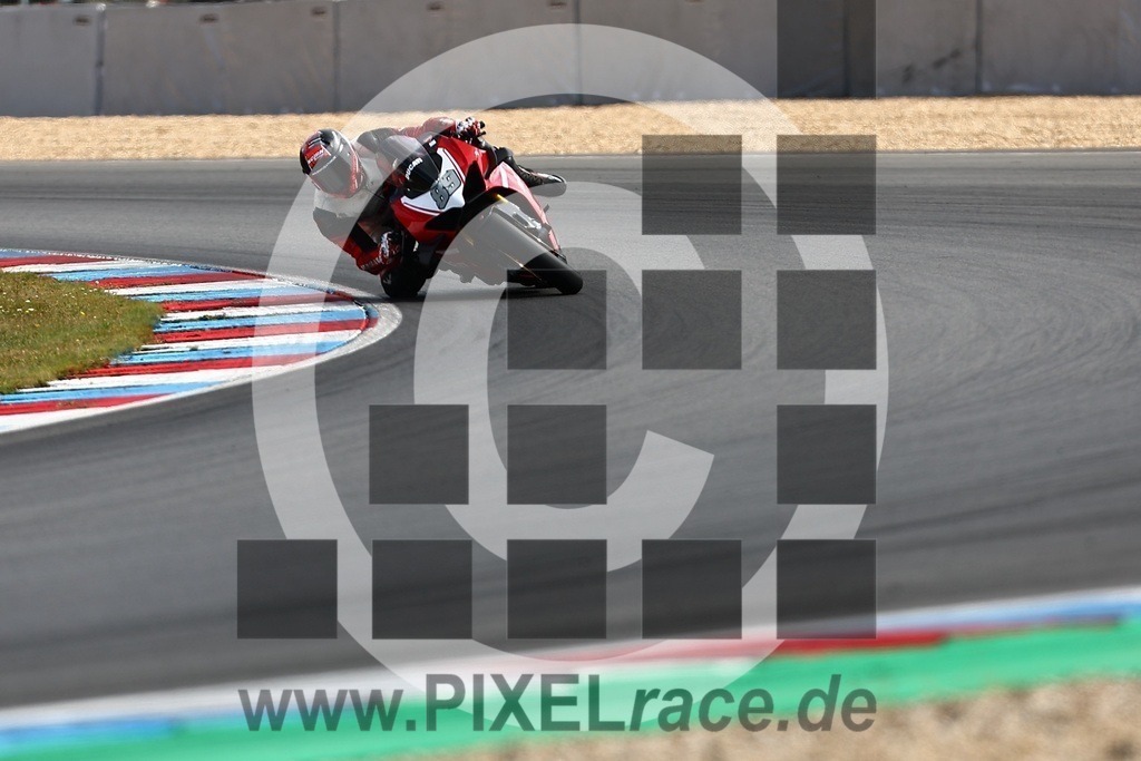 0089-20250829_02575 | Schöne Erinnerungen an spannende Momente - das festzuhalten ist unser Job. PIXELrace.de ist seit 2003 auf den Rennstrecken Europas unterwegs um die Action draußen beim Fahren und die wunderbare Stimmung imm Fahrerlager für euch einzufangen.