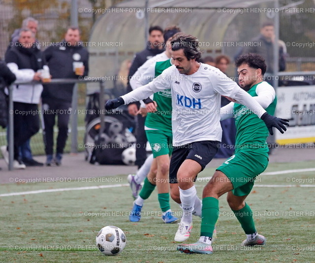 Stumpf erzielt 4 von 6 Tore | 09.11.2025 Fussball Gruppenliga Darmstadt Herren SC Viktoria Griesheim - SV Fürth (6:0) v. li. Kauan de Carvalho Santos (5 Ghm) Medet Incirkus (22 Fürth) (Foto: Peter Henrich) - Realisiert mit Pictrs.com