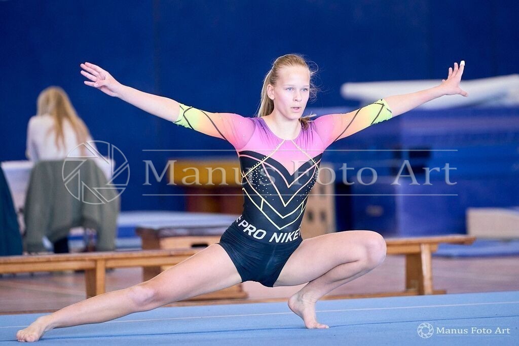 2024-04-30-2-1-A-DSC01701 | Professionelle Sportfotografie in Hamburg, Schleswig-Holstein und Niedersachsen – spezialisiert auf Rhönrad, Geräteturnen, Leistungsturnen und rhythmische Sportgymnastik. Bundesweite Begleitung von Rhönrad-Events. Jetzt Sport-Fotos - Realisiert mit Pictrs.com