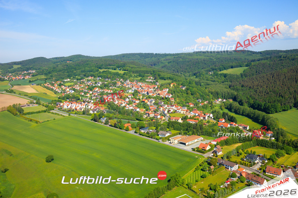 Die Luftaufnahme Theisenort - Küps wurde vom UL-Flugzeug (keine Drohne) aus fotografiert.Hohe Druck- Auflösung-die Geschenkidee!