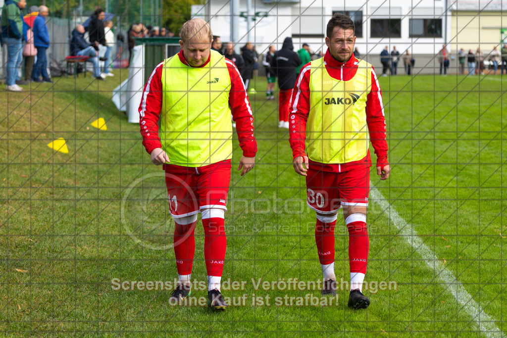 20261011_161748_0347_(c)_by_PhotoPeet | #,KSG Eislingen (grün) vs. 1.FC Donzdorf (rot), Fußball, Bezirksliga - Bezirk Neckar/Fils, 07. Spieltag, Saison 2026/2027, Rasensportplatz, Albstraße 69, 73054 Eislingen, 11.10.2026 - 15:00 Uhr,Foto: PhotoPeet / Sport- &amp; Eventfotografie / Peter Harich