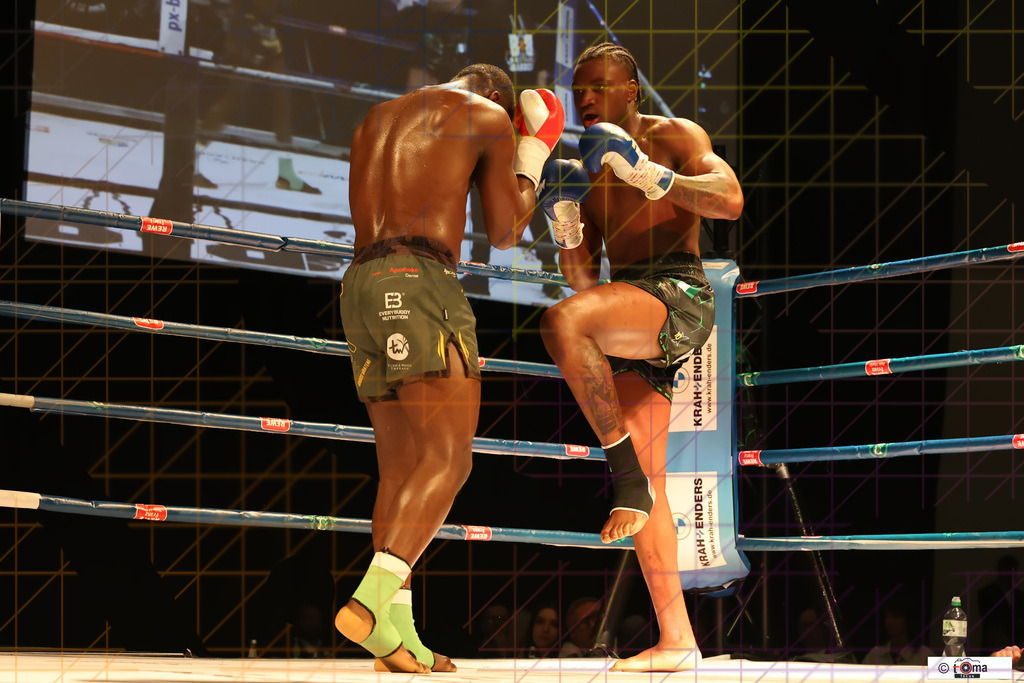 Finale Akingbade vs Kombou 25.04.2026 tomafocus Tb00138 | professionelle Sport- und Eventfotografie von Tomafocus – dynamische Bilder, emotionale Momente und hochwertige Aufnahmen für jeden Anlass. - Realisiert mit Pictrs.com