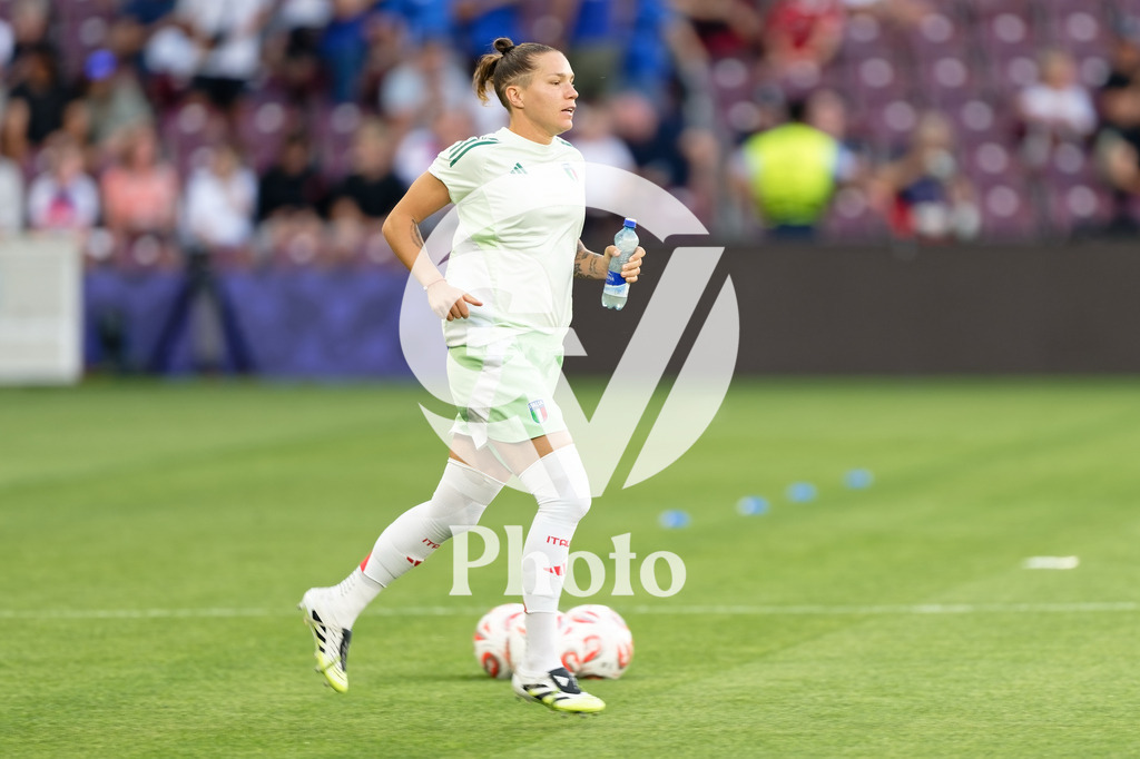 England v Italy - UEFA Women's EURO 2025 Semi-Final | GENEVA, SWITZERLAND - JULY 22:  Elena Linari of Italy  during warm-up prior the UEFA Women's EURO 2025 Semi-Final match between England and Italy at Stade de Geneve on July 22, 2025 in Geneva, Switzerland. (Photo by Giuseppe Velletri/Sports Press Photo/Getty Images)