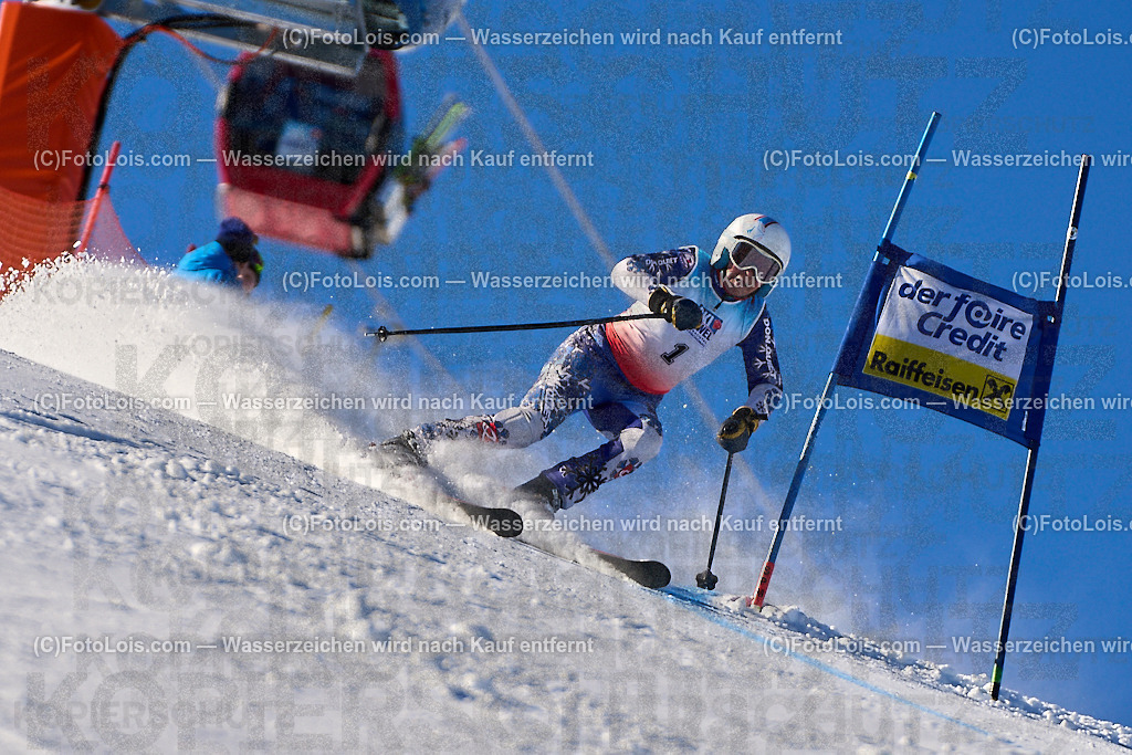 ALP3287_MASTERS-Cup_GS-C Damen_Davidova Jaroslava | (C)FotoLois.com, Alois Spandl. FIS Masters-Cup Wildschönau, Giant Slalom auf der Piste Schatzberg GS, Siegerehrung auf dem Dorfplatz Niederau, Sa 13. Januar 2024.
