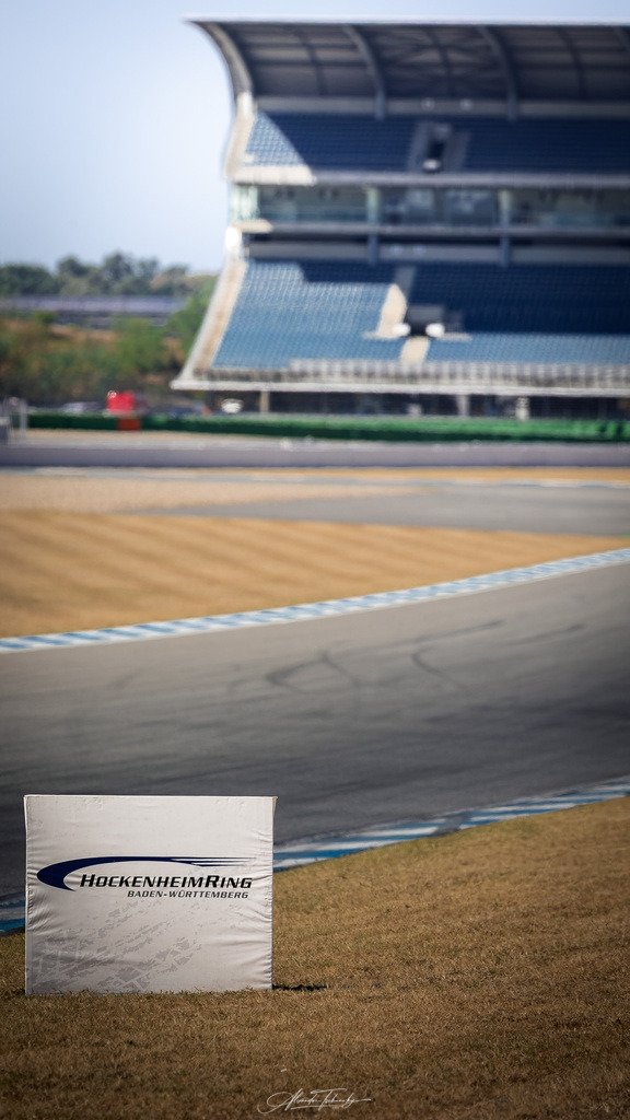 Ducati Trackday Hockenheimring 2026 | Entdecken Sie die faszinierende Welt von Alexander Tschuncky Arts: Kreative Fotografie, atemberaubende Automobilkunst und hochwertiger Bilderdruck. Lassen Sie sich inspirieren! - Realisiert mit Pictrs.com