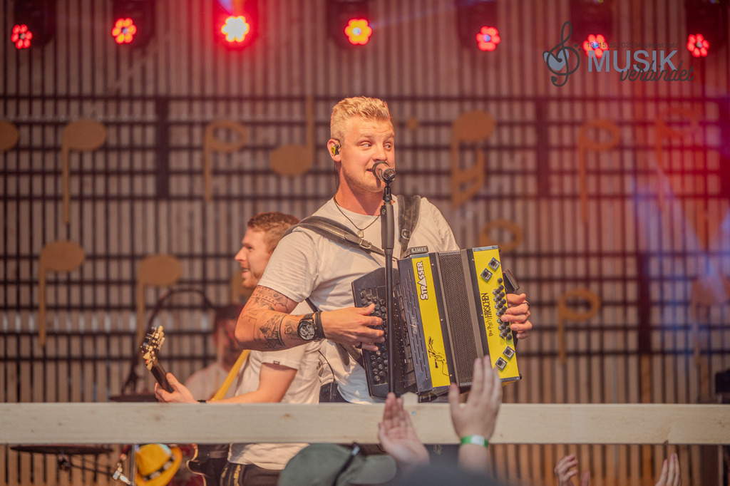 DSC_3653 | "Fussifoto.com – Ihr Ansprechpartner für hochwertige Fotografie! Entdecken Sie kreative Bilder und professionelle Dienstleistungen. Kontaktieren Sie uns für Ihre Projekte!"