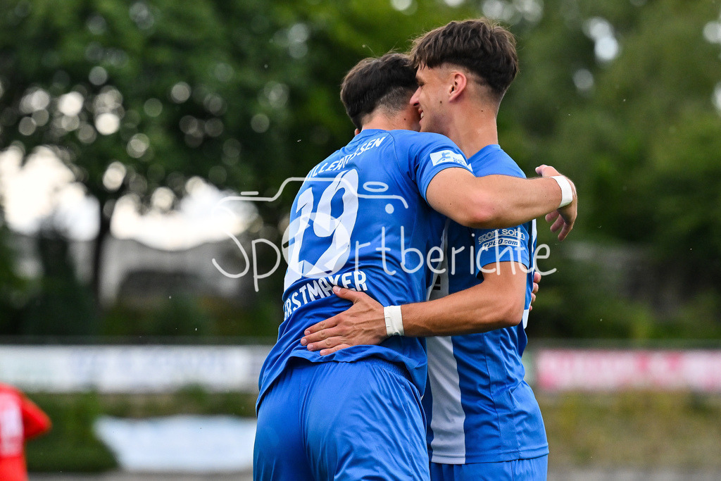 TSV Aindling - FV Illertissen | Jubel nach dem Treffer zum 0-1 durch Daniel GERSTMAYER (Illertissen 19) / Tor / Torschuetze / Freude / Happy / Verbandspokal Bayern: TSV Aindling - FV Illertissen, TSV Aindling Hauptplatz am 05.08.2025