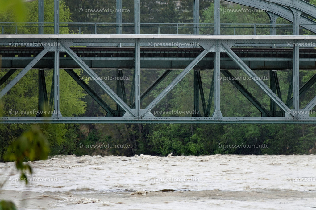 welltvi-Lechbruecke-Pflach-Hochwasser-21052019-DSD01363 | Info aus dem Bezirk Reutte/Ausserfern Tirol sowie eine umfangreiche Bilddatenbank über die gesamte Region: Lechtal, Talkessel Reutte, Tannheimertal, Zwischentoren. Lech, Plansee, Zugspitze, Grenztunnel, B179, Fernpassstraße, Verkehr, Lawinen, Tradition, - Realisiert mit Pictrs.com