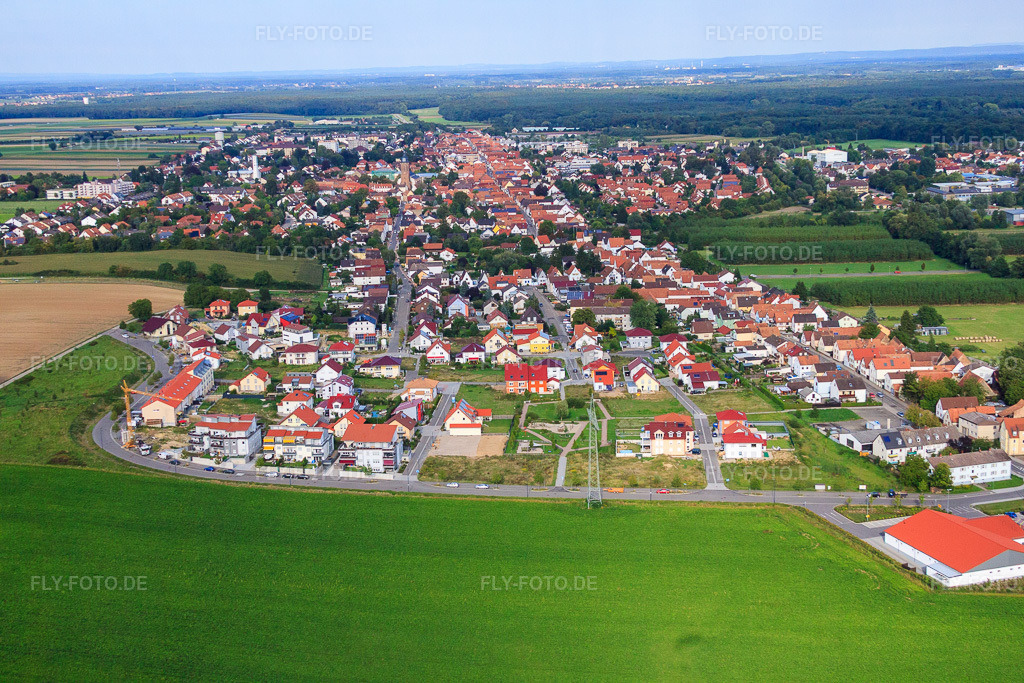 Luftbild: Neubaugebiet Am Höhenweg in Kandel im Bundesland Rheinland-Pfalz in Deutschland. Foto: IMG_44075.jpg vom 17.08.2011 durch Werner Riehm/FLY-FOTO.deAuflösung des Originals: 4752 x 3168 px