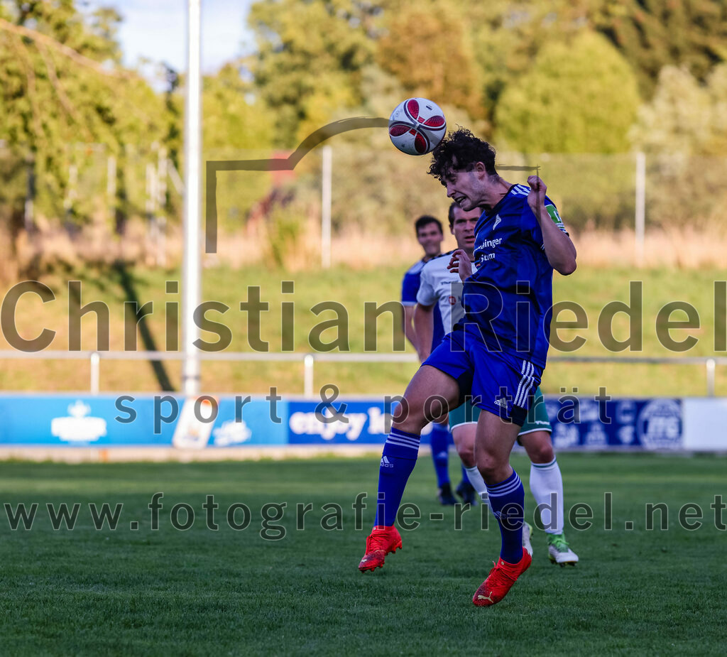2023-08-01_041_FC_Schwaig_gegen_FC_Deisenhofen | Oberding, Deutschland, 01.08.2023:
Fußball, Toto-Pokal 2023 / 2024, 1. Spieltag, FC Schwaig gegen FC Deisenhofen, Endergebnis: 2:3

Valentin Köber (FC Deisenhofen, #27)

Foto: Christian Riedel / fotografie-riedel.net