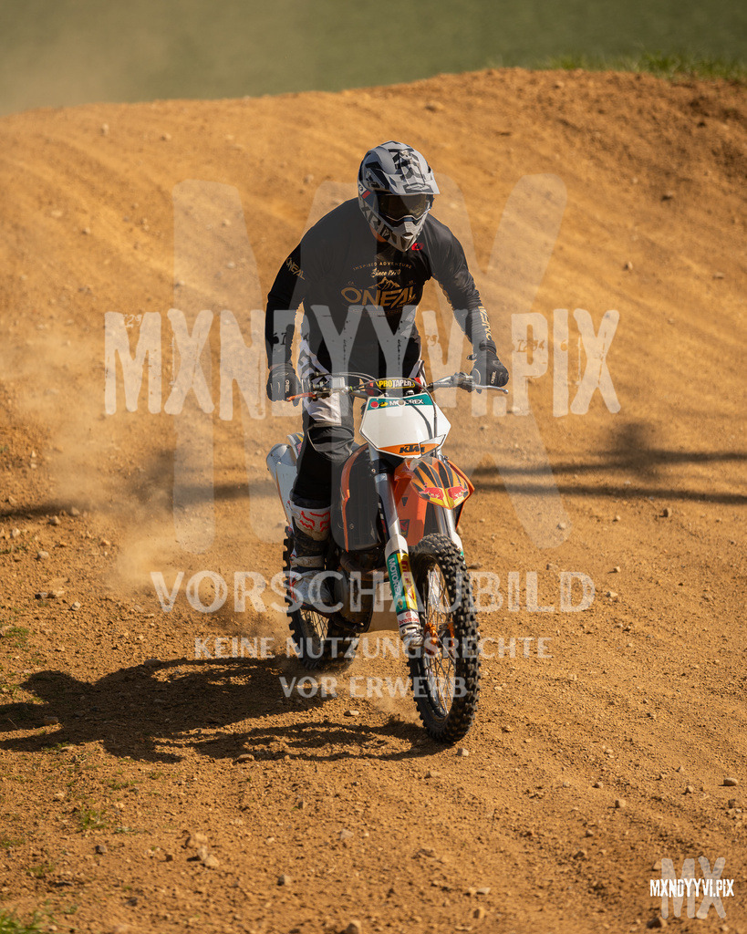 866A3856 | mxndyyvipix