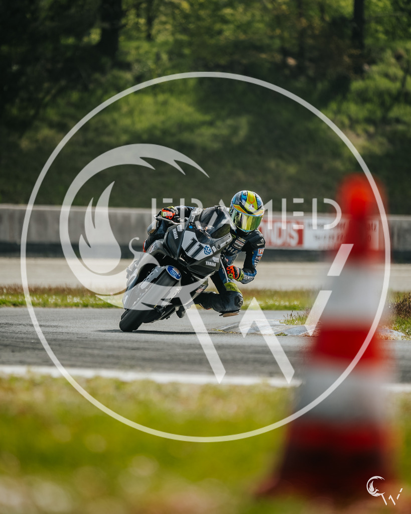 finja102 | cw-framed