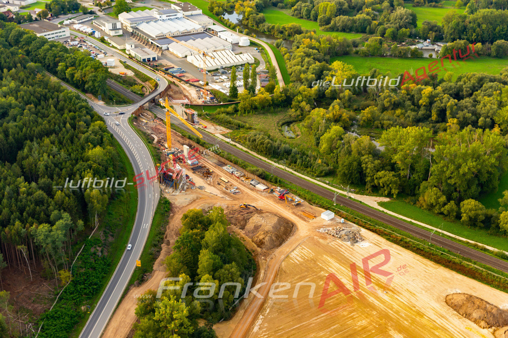 Aktuelles Luftbild von Trieb Baustelle Lichtenfels - Die Luftaufnahme wurde 2022 mittels UL-Flugzeug erstellt ( keine Drohne ) - hochauflösende Kamera-Systeme von  Canon -Beste Qualität - Für grossformatige Ausdrucke geeignet. Die Geschenkidee !