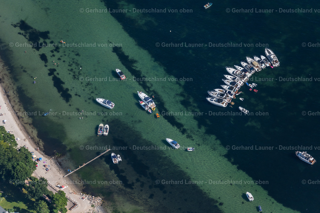 4038081 | PELZERHAKEN 07.08.2020 Sportboot- Abstellfläche und Bootslagerfläche an der Ostsee- Meeres- Küste in Pelzerhaken im Bundesland Schleswig-Holstein, Deutschland. // Pleasure craft storage area and boat storage area on the Baltic Sea coast in Pelzerhaken in the state Schleswig-Holstein, Germany. Foto: Gerhard Launer