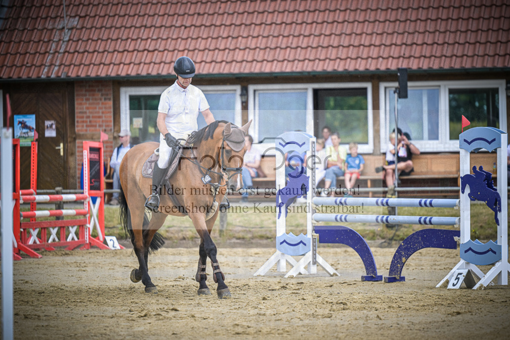 DOS_9196 | Entdecke hochwertige Reitturnierfotos von Foto Oger. Professionell, emotional und authentisch – jetzt Lieblingsmomente im Shop bestellen.Deutschlandweite Turnierfotografie. - Realisiert mit Pictrs.com
