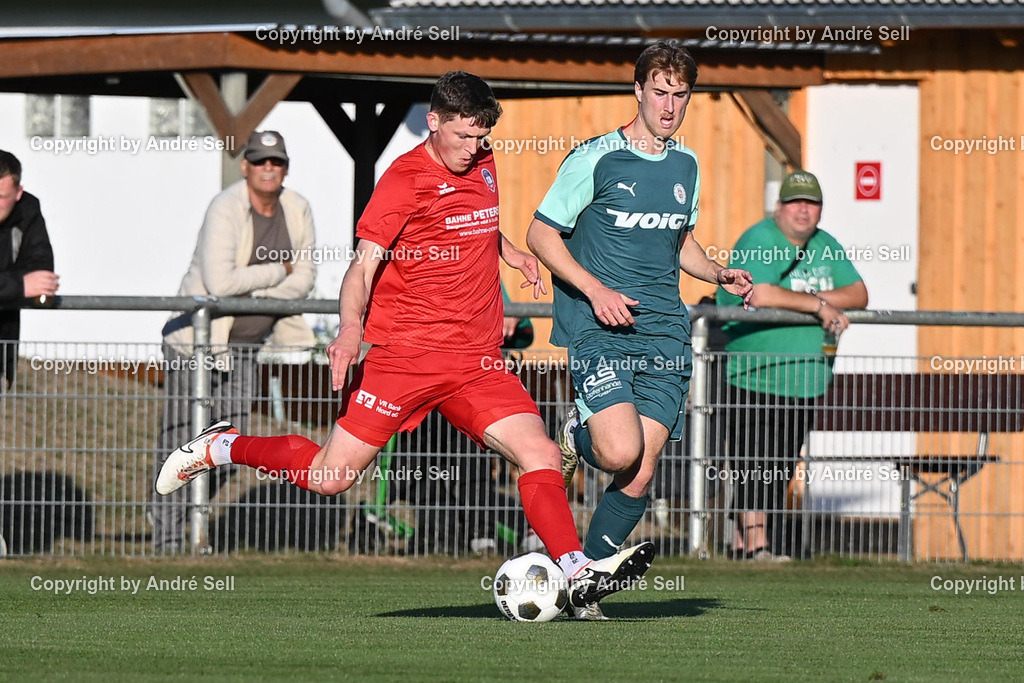 PSV Neumünster vs TSB Flensburg | Meiko Werner (PSV #15) vs Jon Jessen (TSB #4) / Fußball-Oberliga Männer 2026/2027 / PSV Neumünster vs TSB Flensburg / PSV Stadion Platz A / Neumünster / 07.08.26 - Realisiert mit Pictrs.com