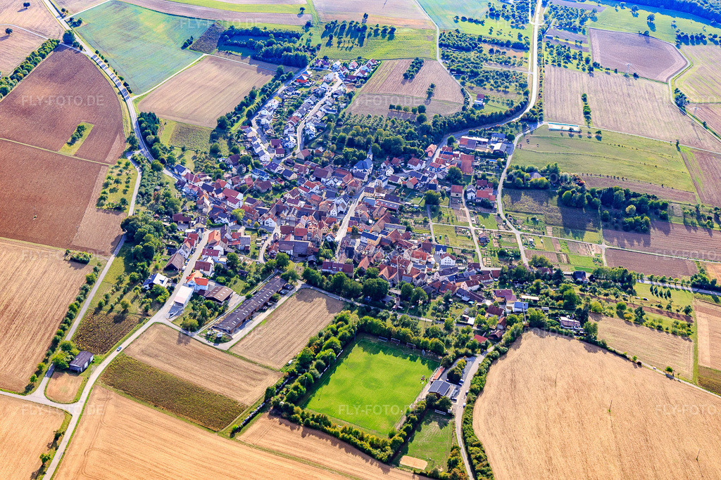 Luftbild: Ortsansicht von Osten im Ortsteil Heckfeld in Lauda-Königshofen im Bundesland Baden-Württemberg in Deutschland. Foto: IMG_111404.jpg vom 09.09.2018 durch Werner Riehm/FLY-FOTO.de
