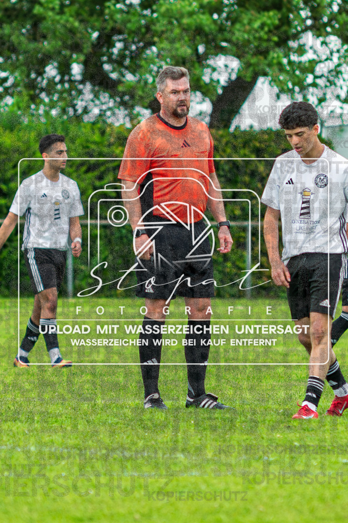 U17 Kreispokal Finale HK - SV Soltau vs. SG Fulde | Oliver Curth (Schiedsrichter); U17 Kreispokal Finale HK - SV Soltau vs. SG Fulde am 07.06.2026 in Sportplatz Alter Schulweg, Schülern - Realisiert mit Pictrs.com