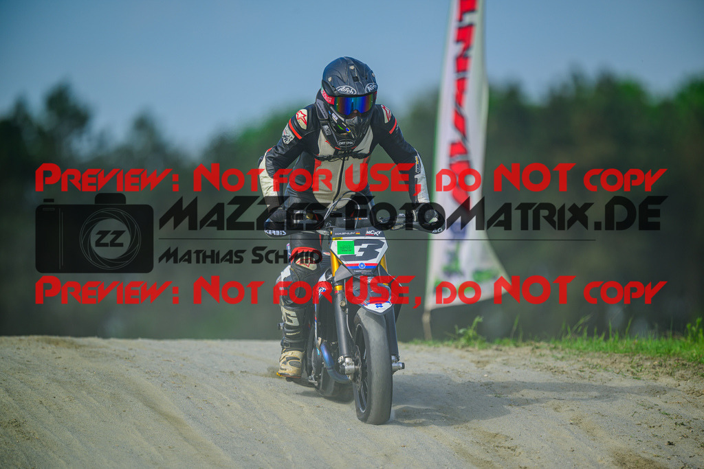 MaZZes_Fotomatrix_20250502_6007705_0966 | UE40