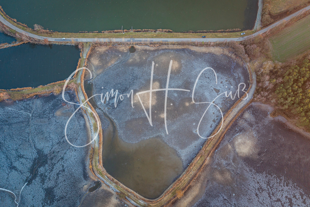 Eisige Weiherlandschaft | simonsuess - Realisiert mit Pictrs.com