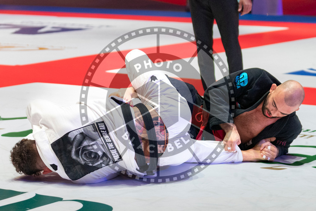 20231109PBB3637 | Fighters compete during the AJP World Professional Championship in the Mubadala Arena in Abu Dhabi, Arab United Emirates, on November 9, 2023.