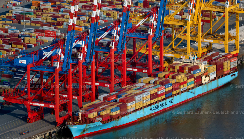 4030530 | BREMERHAVEN 01.06.2020 Containerterminal im Containerhafen des Überseehafen Am Nordhafen in Bremerhaven im Bundesland Bremen. // Container Terminal in the port of the international port Am Nordhafen in Bremerhaven in the state Bremen. Foto: Gerhard Launer