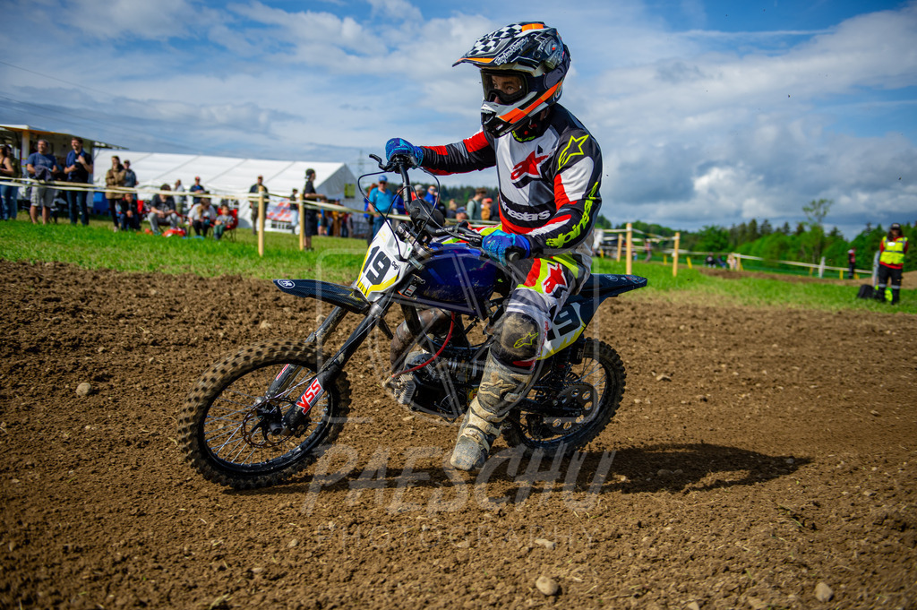 Mo (21) | Paeschuphoto Shop - Wer nicht sucht der auch nicht findet.Ob Motocrossbilder oder von einem besuchtem Spiel, Hauptsache Action. - Realisiert mit Pictrs.com