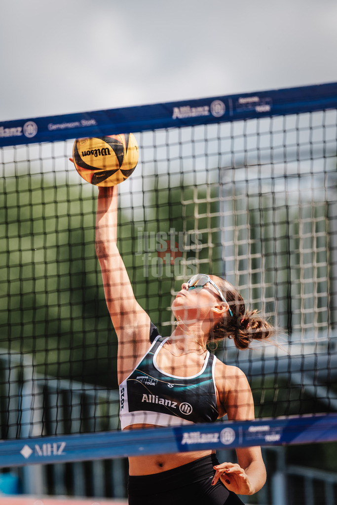 Beachvolleyball | Frauen | Allianz German Beach Tour 2025 | Tourstop Hamburg | 29.05.2025 | Rika Dieckmann beim Angriff