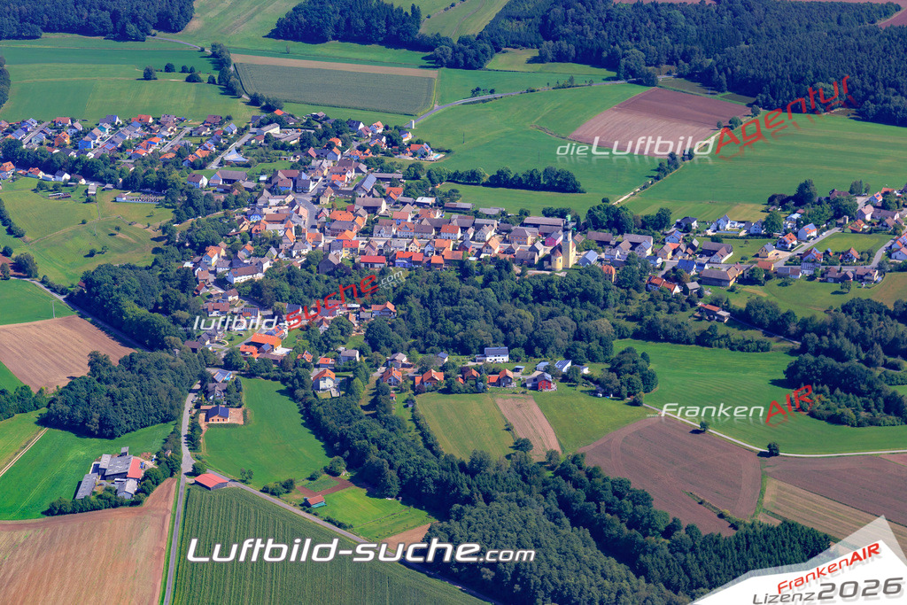Die Luftaufnahme der Stadt Kohlberg wurde 2017 vom Flugzeug heraus erstellt ( keine Drohne )- hohe Auflösung für beste Qualität