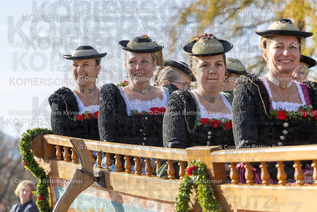 LBT24-1354 | Professionelle Fotografin mit Fachgeschäft in Lenggries & im Landkreis Bad Tölz Wolfratshausen. Hochzeitsreportage, Familienfotos, Newborn-, Babybauch-, Pass- & Businessfotos.Alles Rund ums Foto