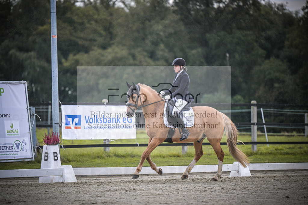 DOS_2191 | Entdecke hochwertige Reitturnierfotos von Foto Oger. Professionell, emotional und authentisch – jetzt Lieblingsmomente im Shop bestellen.Deutschlandweite Turnierfotografie. - Realisiert mit Pictrs.com