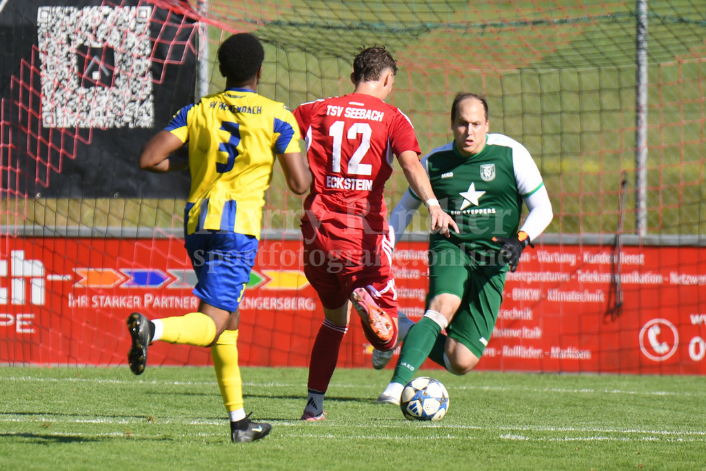 TSV Seebach : SV Wenzenbach | Luis Müller-Eckstein (TSV Seebach #12) auf dem Weg zum zwischenzeitlichen 1:1 Ausgleich - Realisiert mit Pictrs.com