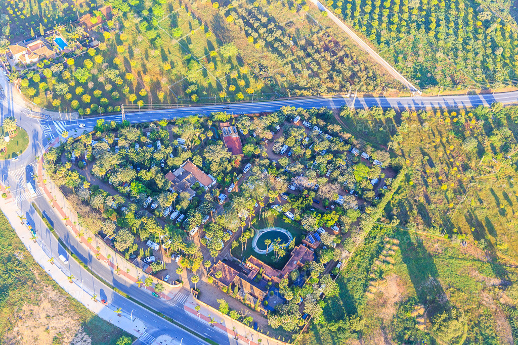 Aerial view: Camping Villsom Sevilla in Dos Hermanas in the state Seville, Spain.Photo: IMG_145704.jpg taken on 04/22/2025 by Werner Riehm/FLY-FOTO.comResolution of the original: 5472 x 3648 pxCamping Villsom
