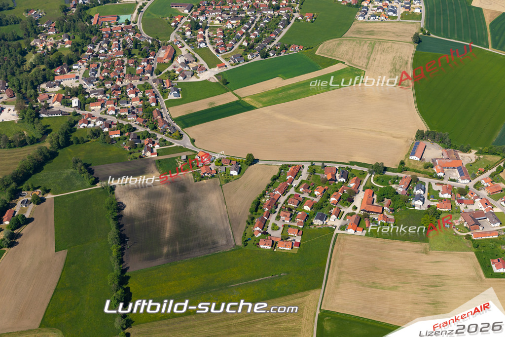 Aktuelles Luftbild von  Lengdorf - Die Luftaufnahme wurde 2021 mittels UL-Flugzeug erstellt ( keine Drohne ) - hochauflösende Kamera-Systeme von  Canon -Beste Qualität - Für grossformatige Ausdrucke geeignet. Die Geschenkidee !