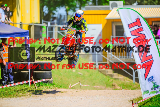 MaZZes_FotoMatrix_240512_6007705_0716 | S2