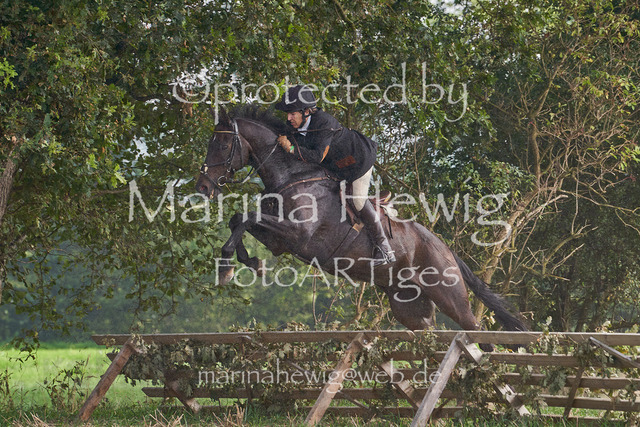 09-23 Jagd Perdöl_MCH9867_Marina Hewig | Fotografie, FotoArt, PferdesportArt, Pferdesportfotografie, Landschaftsfotografie, Reisefotografie, Reise, Pferde - Realisiert mit Pictrs.com