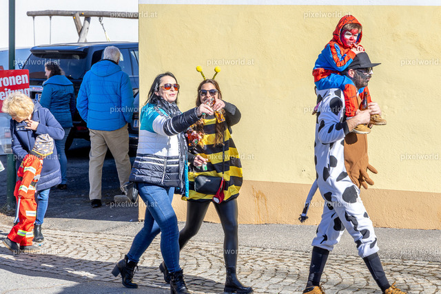 Bärentreiben in Steuerberg | Bildershop von pixelworld.at - Realisiert mit Pictrs.com