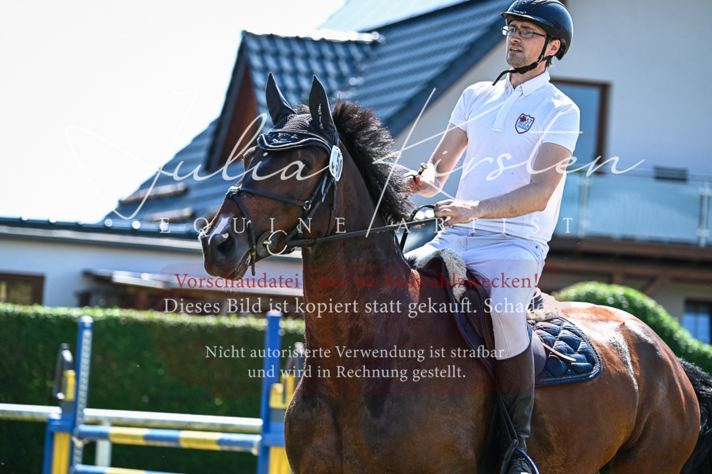 DSC_1228 | Pferde- und Turnierfotografie in Westsachsen. Pferdeportraits, Auftragszeichnungen und intuitive Kunst.