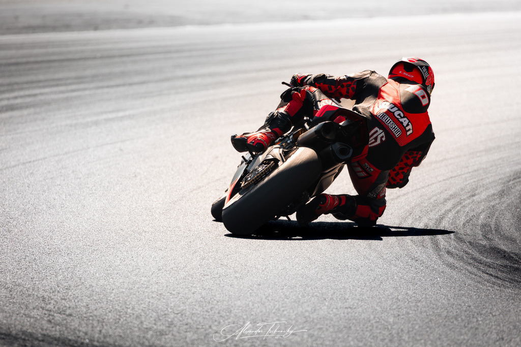 Ducati Trackday Hockenheimring 2026 | Entdecken Sie die faszinierende Welt von Alexander Tschuncky Arts: Kreative Fotografie, atemberaubende Automobilkunst und hochwertiger Bilderdruck. Lassen Sie sich inspirieren! - Realisiert mit Pictrs.com