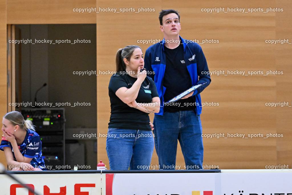 VSV Unihockey Damen vs. FCB München | Headcoach VSV Unihockey Karl Dorfer, Betreuerin VSV Unihockey Kerstin Köll, VSV Unihockey Damen vs. FCB München, VSV Unihockey Damen vs. FCB München am 24.01.2026 in Villach (Ballspielhalle St. Martin), Austria, (Photo by Bernd Stefan)