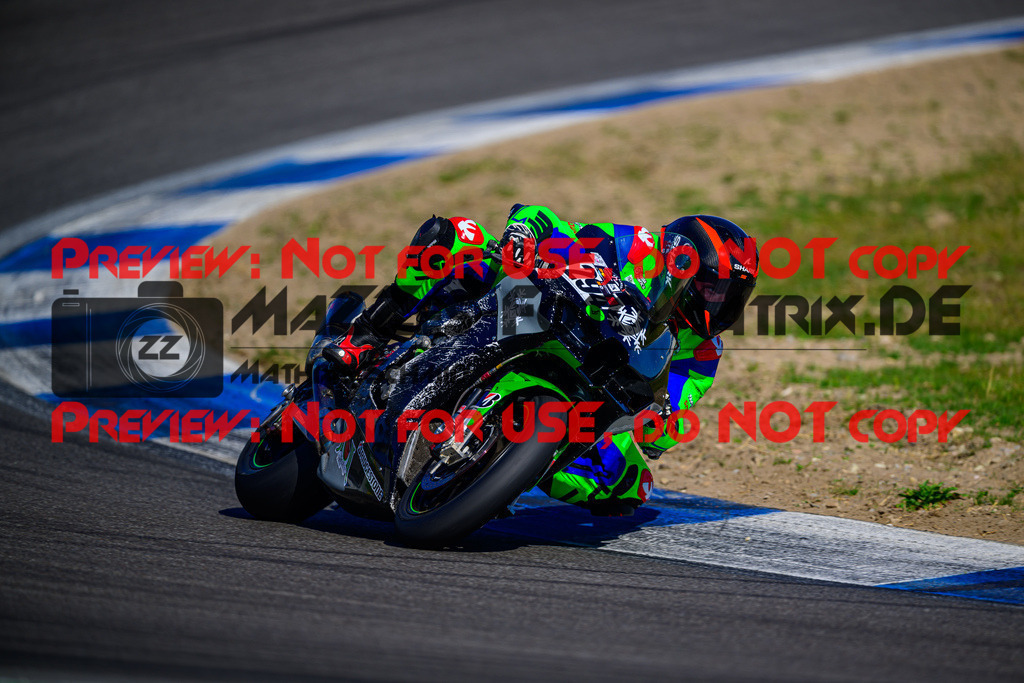 MaZZes_Fotomatrix_20250407_6007705_9335 | WEISS