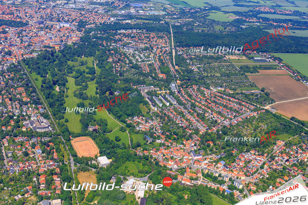 Die Luftaufnahme der Stadt Weimar wurde vom UL-Flugzeug heraus erstellt ( keine Drohne )- hohe Auflösung für beste Qualität