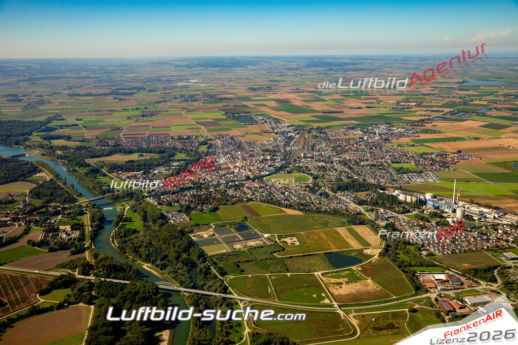 Das Luftbild zeigt :  Plattling - Die Luftaufnahme wurde 2023 vom UL-Flugzeug aus erstellt ( keine Drohne ) - Hochauflösende Luftaufnahme - Für grossformatige Ausdrucke geeignet. Die Geschenkidee !Mit Lizenz und Bildrechte bestellbar