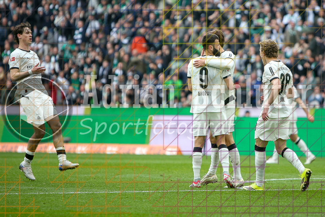 04.04.2026, GER, Fussball, Herren, 1. BL, Saison 2025/2026, Borussia Mönchengladbach - 1. FC Heidenheim | Franck Honorat (Borussia Mönchengladbach) Torjubel, jubelt mit seiner Mannschaft nach dem Treffer zum 2:2 