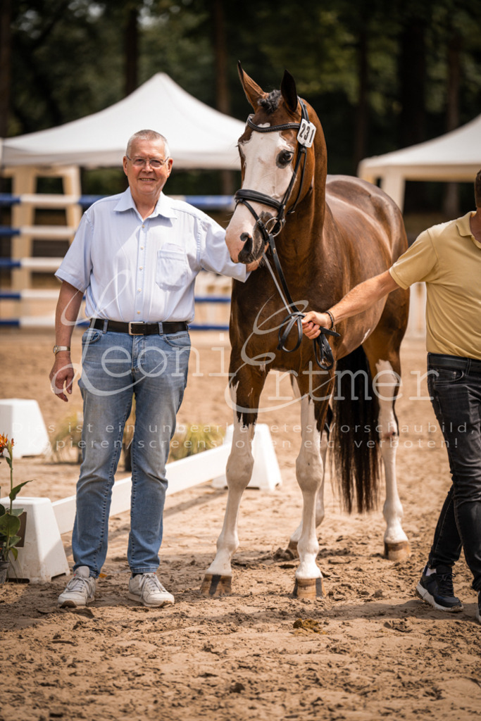 3.Fr00205 | Leoni Ertmer Photography - Realisiert mit Pictrs.com