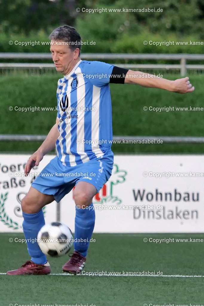 Fußball Kreispokal 25/26 Ü 32 : Spiel um Platz 3 : SV 08/29 Friedrichsfeld - SV Ringenberg AH  2 : 1 | Fußball Kreispokal 25/26 Ü 32 : Spiel um Platz 3 : SV 08/29 Friedrichsfeld - SV Ringenberg AH  2 : 1Spielort : Voerde Friedrichsfeld - Realisiert mit Pictrs.com