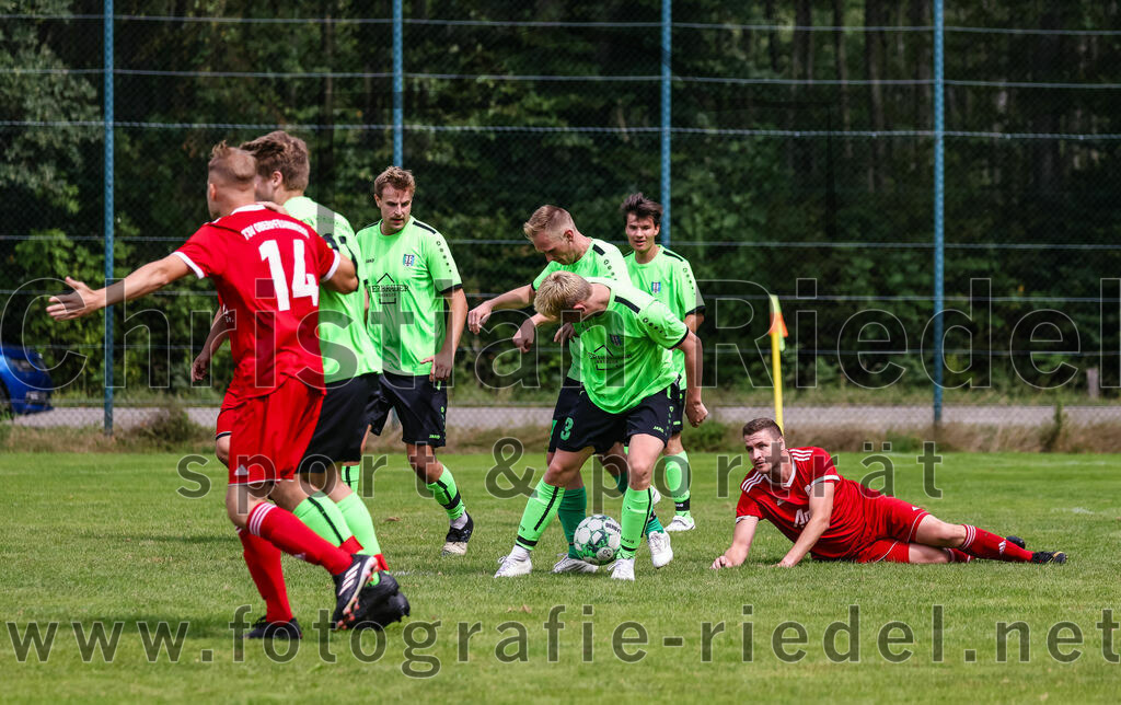 2023-09-03_054_TSV_Oberpframmern_II_gegen_TSV_Hohenbrunn_II | Oberpframmern, Deutschland, 03.09.2023:
Fußball, B-Klasse 2023 / 2024, 3. Spieltag, TSV Oberpframmern II gegen TSV Hohenbrunn II, Endergebnis: 0:2

Henning Hoffmann (TSV Hohenbrunn, #3)

Foto: Christian Riedel / fotografie-riedel.net