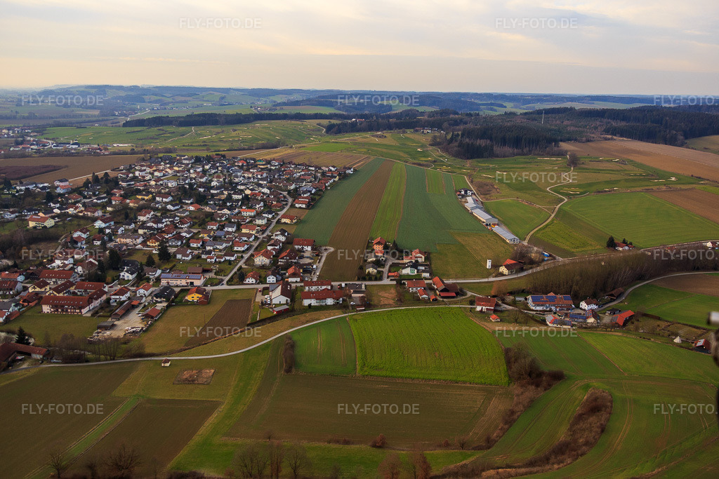 Luftbild: Brandstr in Bad Birnbach im Bundesland Bayern in Deutschland. Foto: IMG_085575.jpg vom 31.12.2015 durch Werner Riehm/FLY-FOTO.de