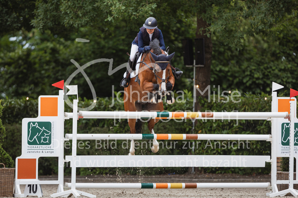 240614_Lemwerder_S1-Springen-556 | Deine schönsten Turniermomente als professionelle Fotos! Entdecke hochwertige Pferdesport-Fotografie im Online-Shop. Jetzt Fotos finden & bestellen!